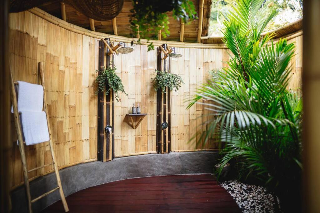 Villa The Nude House Selat Exterior foto